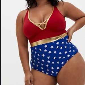 NWT  Torrid Womens 4 Wonder Woman Bathing Suit